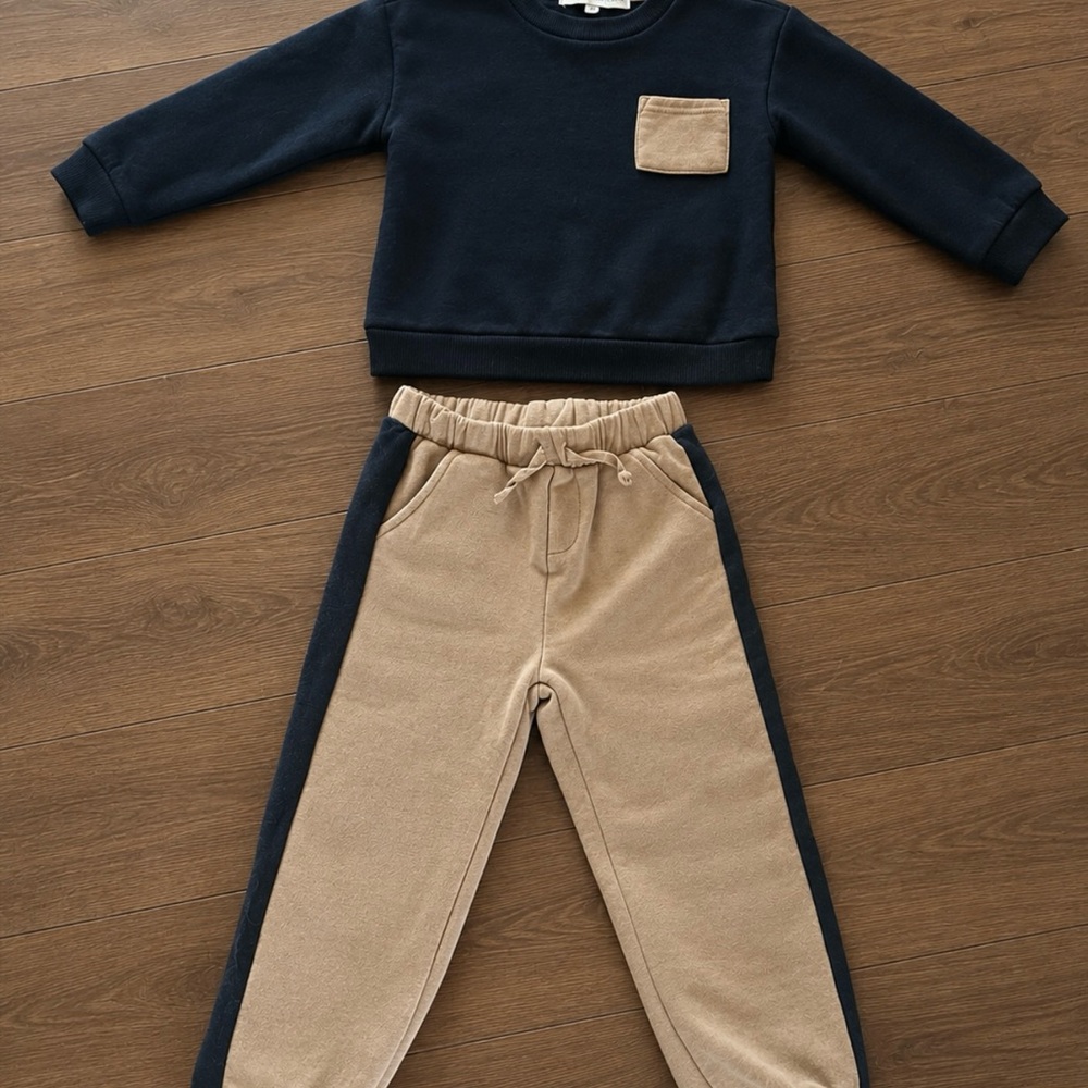 Rachel Zoe Black & Tan Kids Sweatshirt and Joggers Set